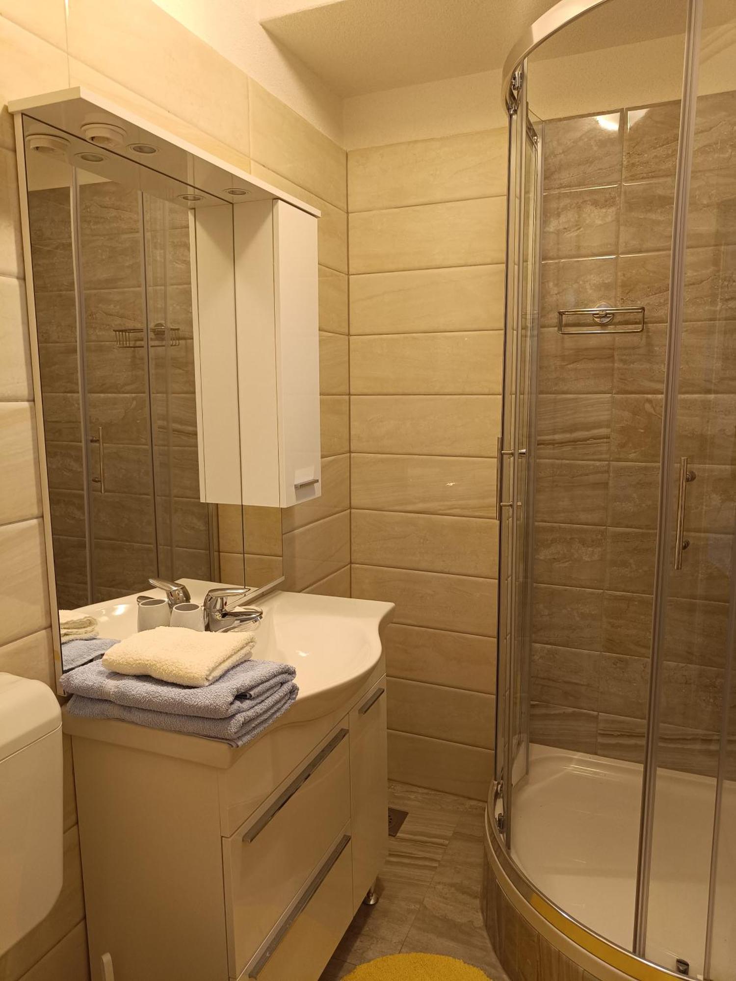 Apartments Fani Kanun Bol Zewnętrze zdjęcie